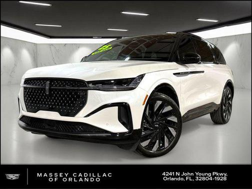 White Platinum Metallic Tri-Coat 2025 Lincoln Nautilus Reserve