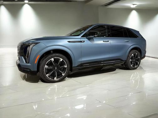 2025 Cadillac Escalade IQ Sport 2