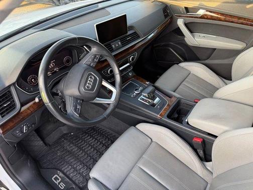 Ibis White 2018 Audi Q5 2.0T Premium Plus