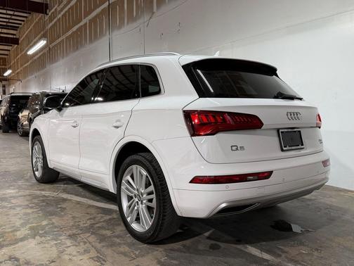 Ibis White 2018 Audi Q5 2.0T Premium Plus