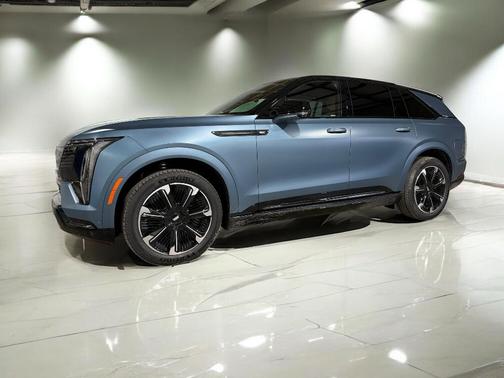 2025 Cadillac Escalade IQ Sport 2