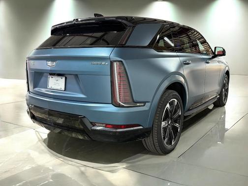 2025 Cadillac Escalade IQ Sport 2