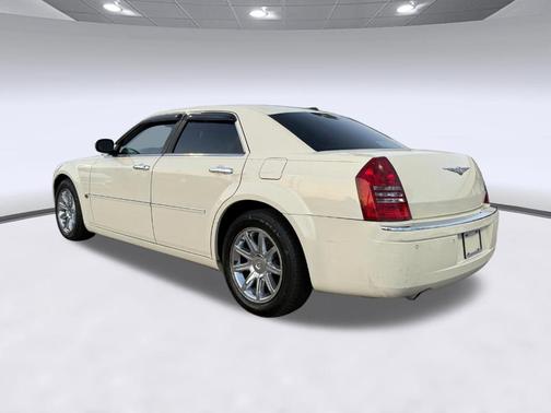 White 2006 Chrysler 300C Base