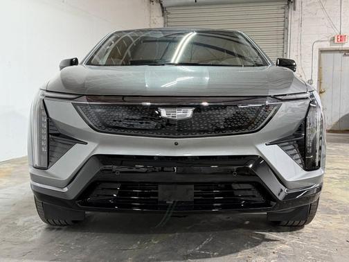 Argent Silver Metallic 2026 Cadillac OPTIQ Sport