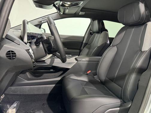 Argent Silver Metallic 2026 Cadillac OPTIQ Sport