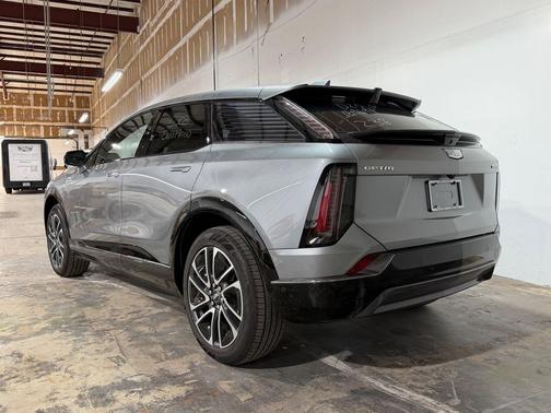 Argent Silver Metallic 2026 Cadillac OPTIQ Sport