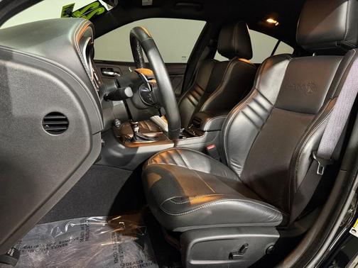 Pitch Black Clearcoat 2022 Dodge Charger SRT Hellcat