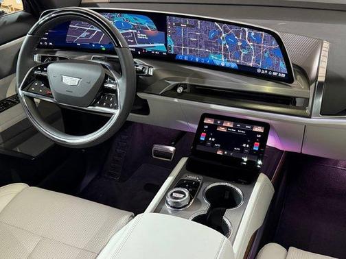 2026 Cadillac VISTIQ Luxury