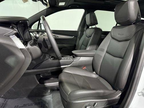 2025 Cadillac XT6 Luxury AWD