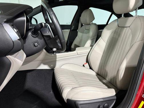 2022 Genesis G70 2.0T RWD