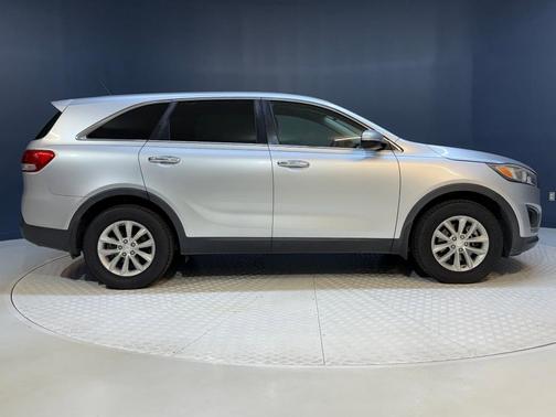 2016 Kia Sorento L