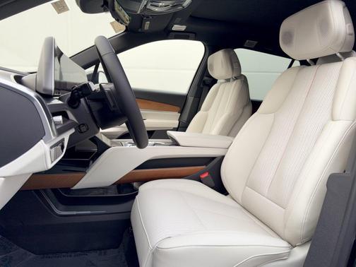 Stellar Black Metallic 2027 Cadillac VISTIQ Sport