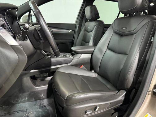 2022 Cadillac XT6 Luxury FWD