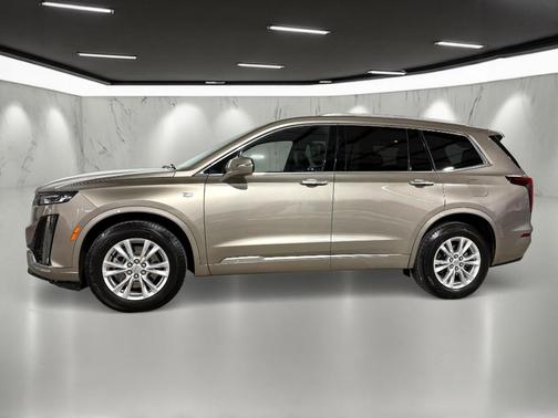 2022 Cadillac XT6 Luxury FWD