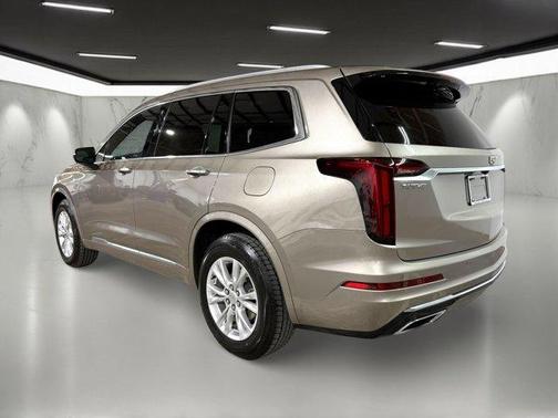 2022 Cadillac XT6 Luxury FWD