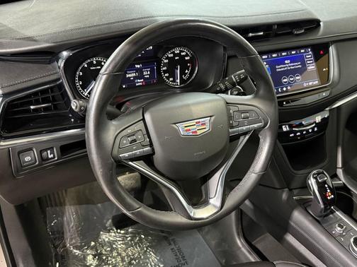 2022 Cadillac XT6 Luxury FWD