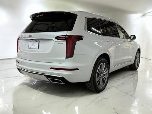 2025 Cadillac XT6 Premium Luxury FWD