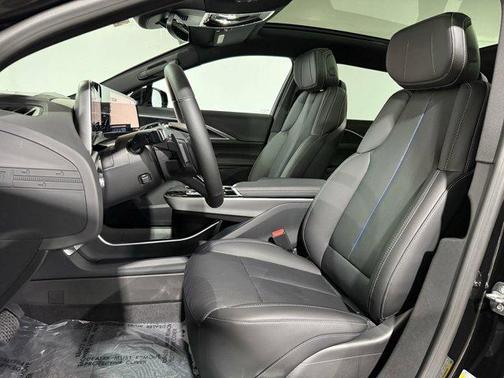 2025 Cadillac LYRIQ Luxury
