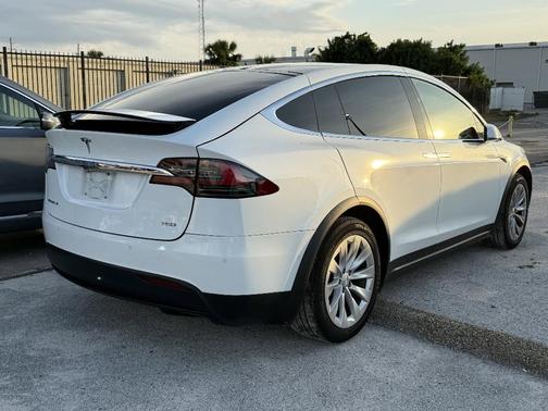 2018 Tesla Model X 75D