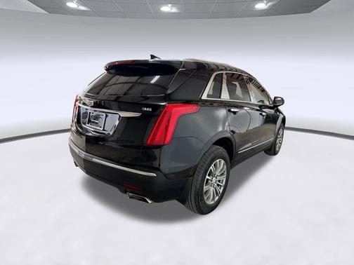 Stellar Black Metallic 2019 Cadillac XT5 Luxury