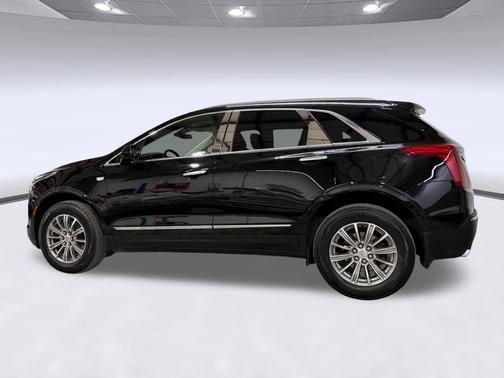 Stellar Black Metallic 2019 Cadillac XT5 Luxury