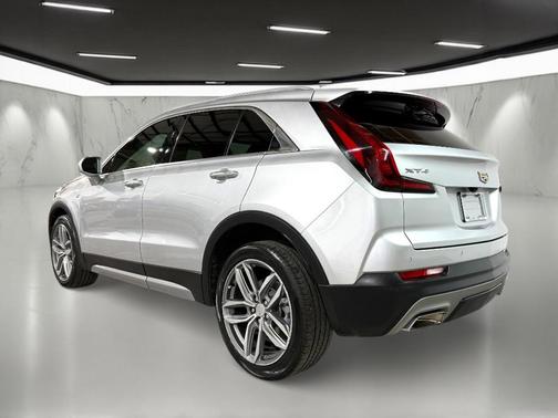 2020 Cadillac XT4 Premium Luxury