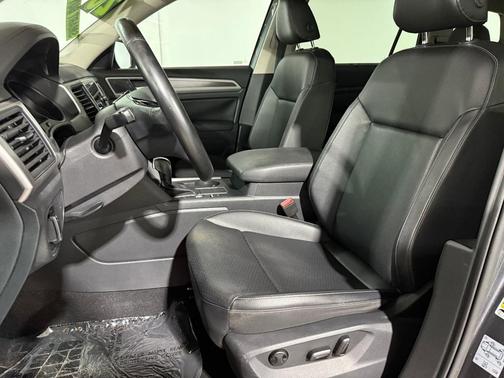 2020 Volkswagen Atlas 2.0T SE w/Technology