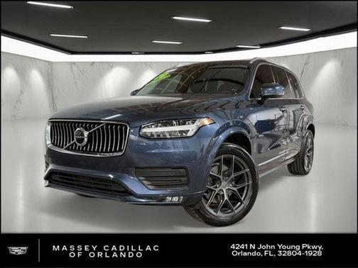 2020 Volvo XC90 T6 Momentum