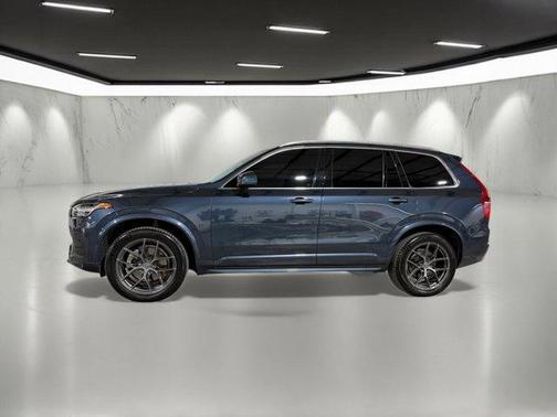 2020 Volvo XC90 T6 Momentum