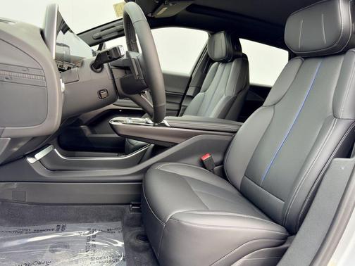 Argent Silver Metallic 2027 Cadillac LYRIQ Sport
