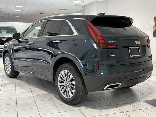 2025 Cadillac XT4 Premium Luxury
