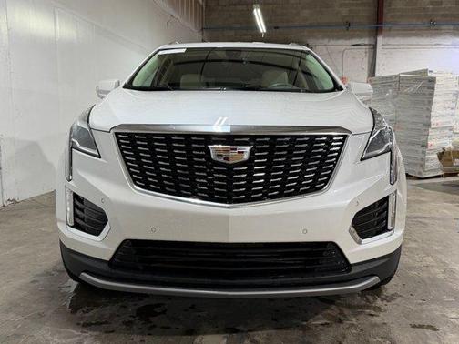 Crystal White Tricoat 2022 Cadillac XT5 Premium Luxury