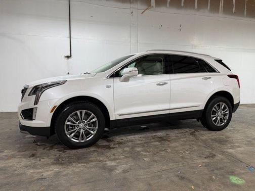 Crystal White Tricoat 2022 Cadillac XT5 Premium Luxury