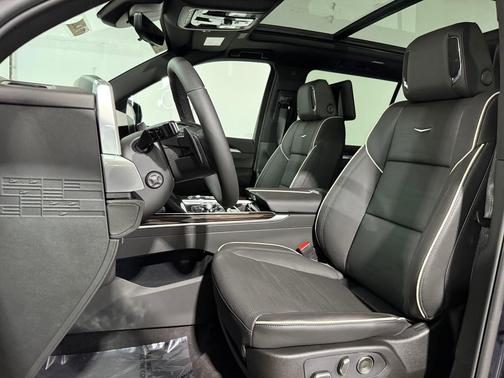 2026 Cadillac Escalade ESV Luxury