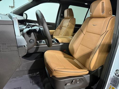 Vibrant White Tricoat 2026 Cadillac Escalade Luxury