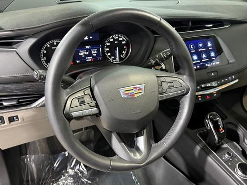 2021 Cadillac XT4 Premium Luxury