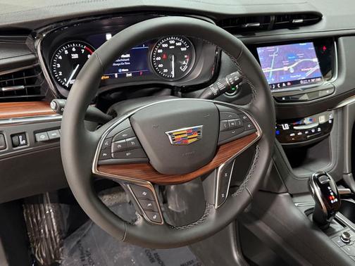 Crystal White Tricoat 2026 Cadillac XT5 Premium Luxury