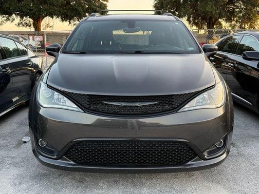 2019 Chrysler Pacifica Touring-L Plus