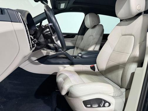 Blue 2019 Porsche Cayenne S