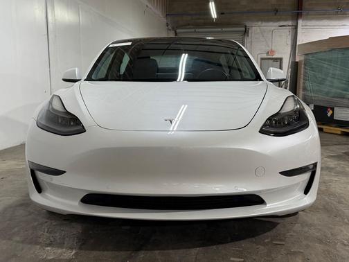 Pearl White Multi-Coat 2021 Tesla Model 3 Standard Range Plus