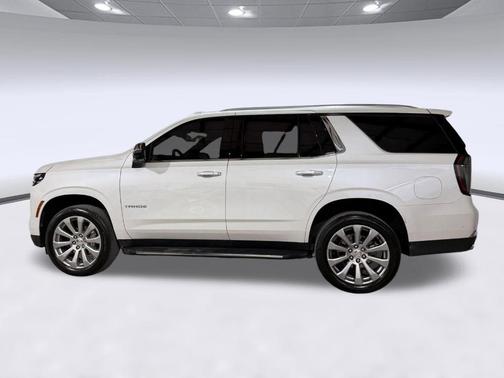 Iridescent Pearl Tricoat 2025 Chevrolet Tahoe Premier