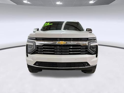 Iridescent Pearl Tricoat 2025 Chevrolet Tahoe Premier