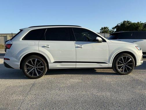 2021 Audi Q7 55 Premium Plus