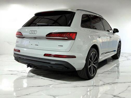 2021 Audi Q7 55 Premium Plus