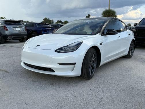 2021 Tesla Model 3 Standard Range Plus