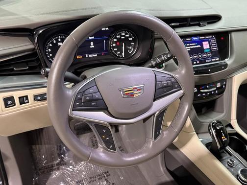 2020 Cadillac XT5 Premium Luxury