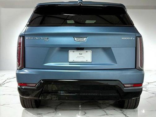 2025 Cadillac Escalade Sport