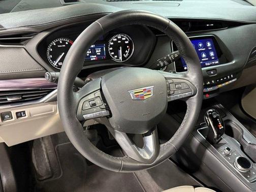 2023 Cadillac XT4 Luxury