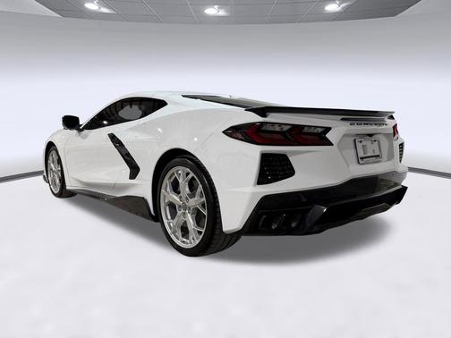 Arctic White 2024 Chevrolet Corvette Stingray w/3LT