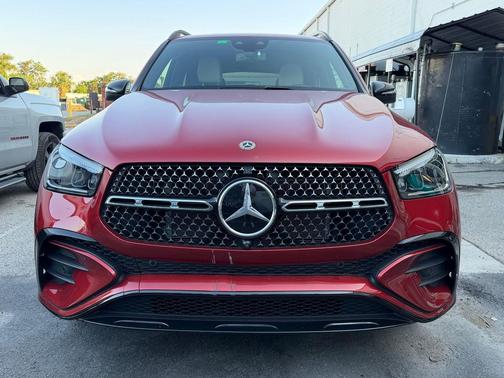 MANUFAKTUR Cardinal Red Metallic 2025 Mercedes-Benz GLE 450e 4MATIC